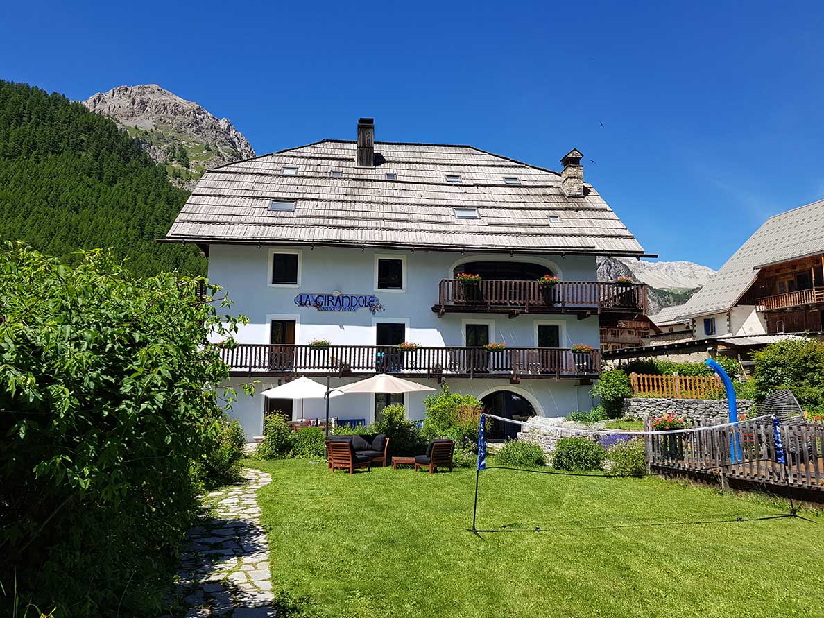 chambre-hote-par-regional-queyras-jardin