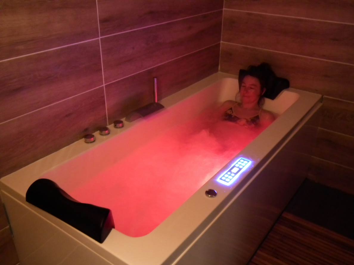 espace-detente-bain-balneo-gite-la-girandole