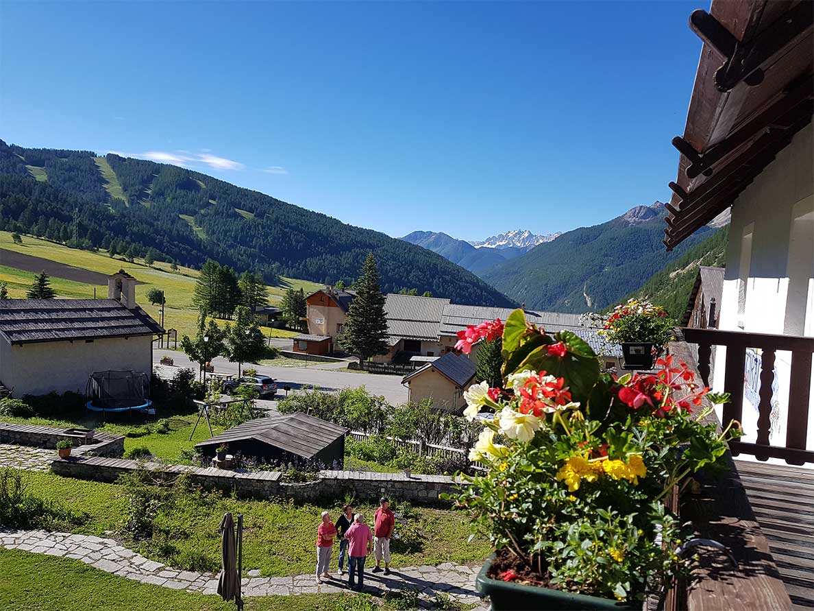 gite-la-girandole-jardin-printemps